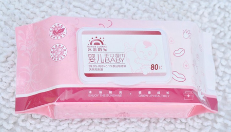 沐浴陽(yáng)光嬰兒口手濕巾