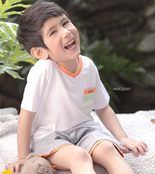 �옷�Ǳ��r�����b��ͯ��