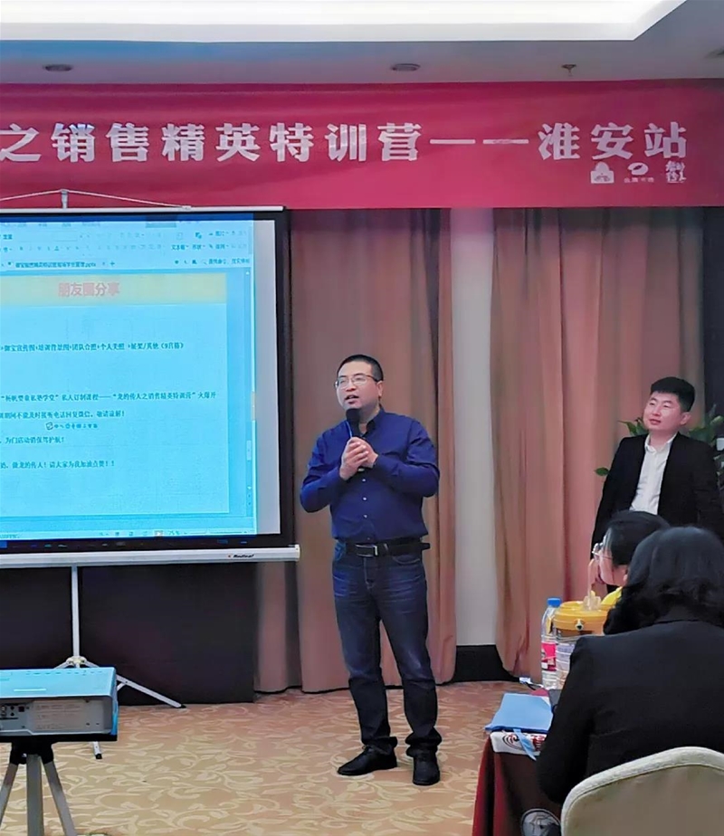 �����µ��Լ��� �������̌W(xu��)Ժ�������Ă��ˡ�֮�N�۾�Ӣ��Ӗ(x��n)�I ����վ